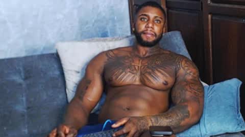 Tairon Tucke online show from 12-30-24, 09:05