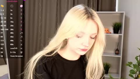 Snapshot of taitechubb chatting on 05-05-26, 03:03 taitechubb online show from 05-05-26, 03:03