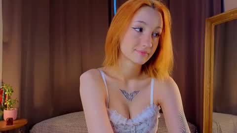 Snapshot of taiteedgington chatting on 10-07-25, 02:20 im Lally online show from 10-07-25, 02:20