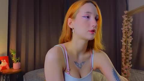 Snapshot of taiteedgington chatting on 11-11-25, 02:55 im Lally online show from 11-11-25, 02:55