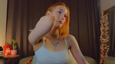 Snapshot of taiteedgington chatting on 12-04-25, 02:43 im Lally online show from 12-04-25, 02:43