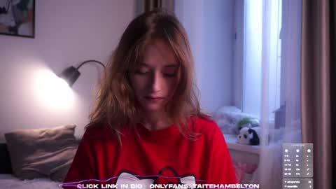 Snapshot of taitehambelton chatting on 10-24-25, 01:46 Mia online show from 10-24-25, 01:46