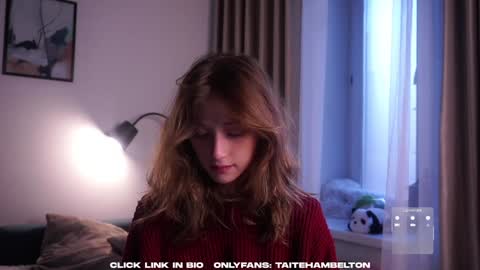 Snapshot of taitehambelton chatting on 10-26-25, 01:11 Mia online show from 10-26-25, 01:11
