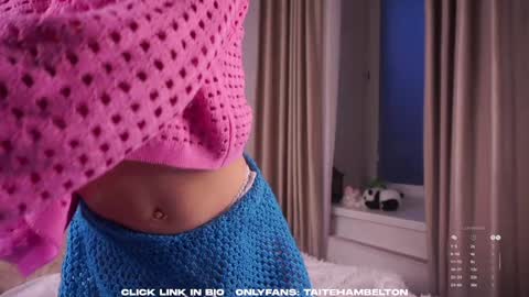 Snapshot of taitehambelton chatting on 11-20-25, 01:17 Mia online show from 11-20-25, 01:17