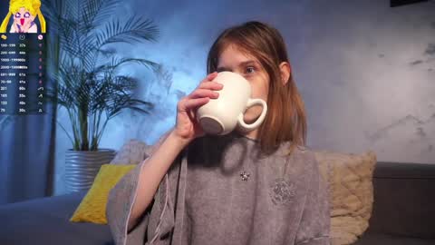 Mia online show from 04-08-26, 02:00