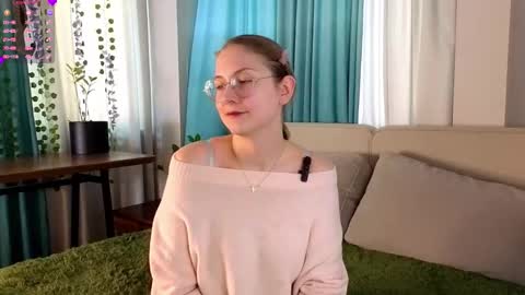 Snapshot of taithelme chatting on 02-23-26, 02:09 Molly online show from 02-23-26, 02:09