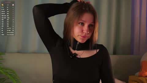 Snapshot of taithelme chatting on 05-11-26, 01:33 Molly online show from 05-11-26, 01:33