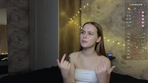 taiti_fox_cub online show from 11-17-25, 05:52