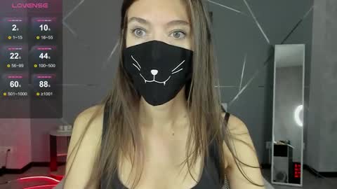 Snapshot of take_me_to_moon chatting on 09-17-25, 01:29 Sasha online show from 09-17-25, 01:29