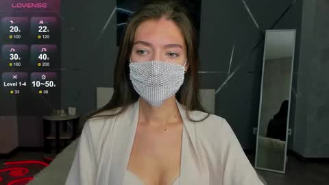 Snapshot of take_me_to_moon chatting on 09-26-25, 01:53 Sasha online show from 09-26-25, 01:53