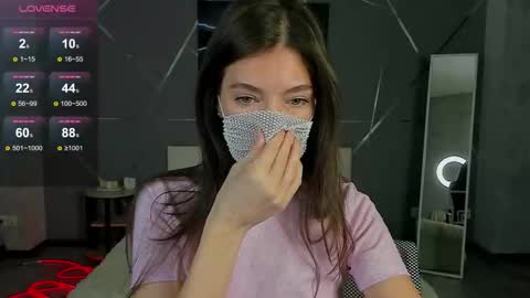 Snapshot of take_me_to_moon chatting on 09-30-25, 01:54 Sasha online show from 09-30-25, 01:54