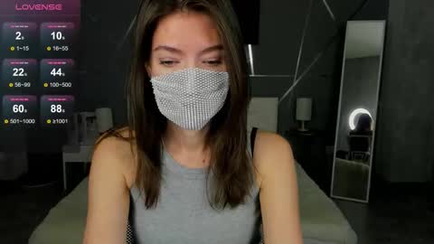 Snapshot of take_me_to_moon chatting on 10-14-25, 01:50 Sasha online show from 10-14-25, 01:50