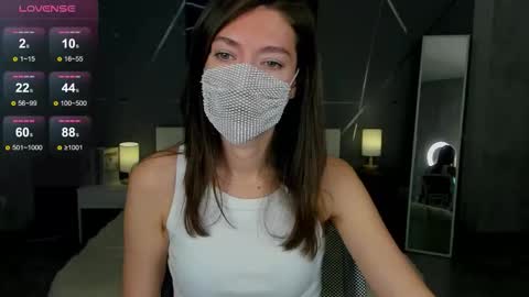 Snapshot of take_me_to_moon chatting on 10-15-25, 01:39 Sasha online show from 10-15-25, 01:39