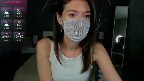 Snapshot of take_me_to_moon chatting on 10-16-25, 01:39 Sasha online show from 10-16-25, 01:39