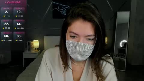 Snapshot of take_me_to_moon chatting on 10-24-25, 01:35 Sasha online show from 10-24-25, 01:35