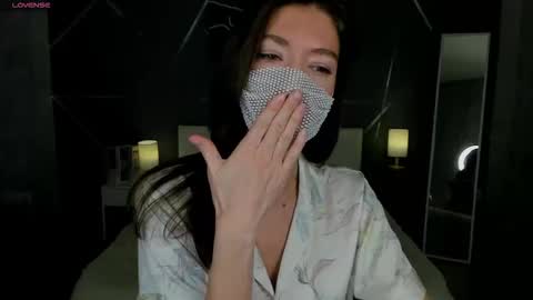 Snapshot of take_me_to_moon chatting on 11-03-25, 01:40 Sasha online show from 11-03-25, 01:40