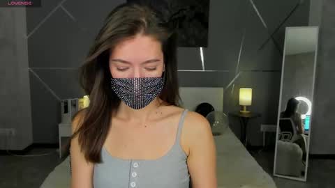 Snapshot of take_me_to_moon chatting on 11-05-25, 01:49 Sasha online show from 11-05-25, 01:49