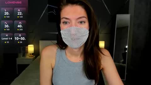 Snapshot of take_me_to_moon chatting on 11-12-25, 01:39 Sasha online show from 11-12-25, 01:39