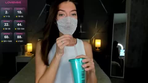 Snapshot of take_me_to_moon chatting on 11-27-25, 01:40 Sasha online show from 11-27-25, 01:40