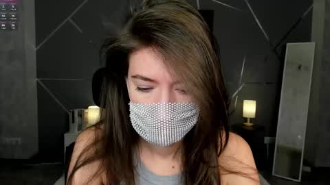 Snapshot of take_me_to_moon chatting on 12-01-25, 01:32 Sasha online show from 12-01-25, 01:32