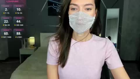 Snapshot of take_me_to_moon chatting on 12-15-25, 01:32 Sasha online show from 12-15-25, 01:32