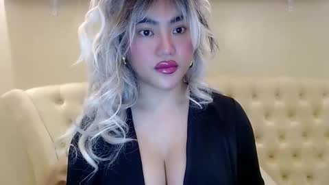 Snapshot of takemeinheaven1 chatting on 02-06-25, 03:52 Lena online show from 02-06-25, 03:52