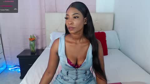taliana  modelo independiente online show from 03-11-25, 06:53