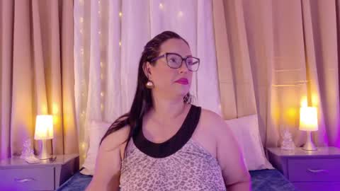 Snapshot of talianavega chatting on 05-08-26, 06:46 tali online show from 05-08-26, 06:46