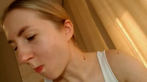  Kira  online show from 03-06-25, 11:36