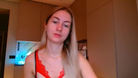 Snapshot of taliiyafiredream chatting on 12-23-25, 06:44 Kira online show from 12-23-25, 06:44