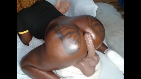 Snapshot of talisha254 chatting on 02-05-25, 03:55 butterflyass online show from 02-05-25, 03:55