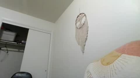 Lily Rhoades online show from 04-13-26, 08:20