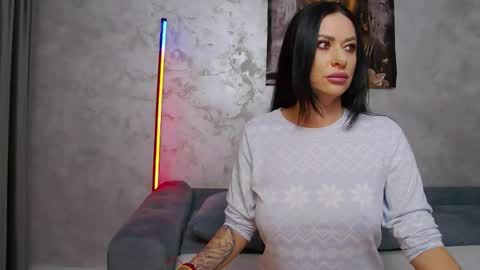 Snapshot of tallida69 chatting on 11-16-25, 08:36 Tallida online show from 11-16-25, 08:36