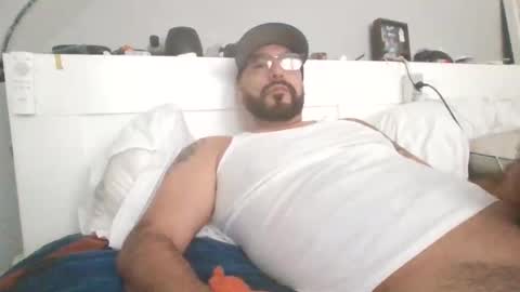 Snapshot of talllatino310 chatting on 12-22-25, 06:16 talllatino310 online show from 12-22-25, 06:16