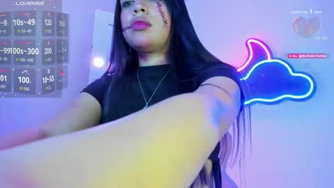 Snapshot of tamara_marquez chatting on 10-22-25, 08:25 SOFIA online show from 10-22-25, 08:25