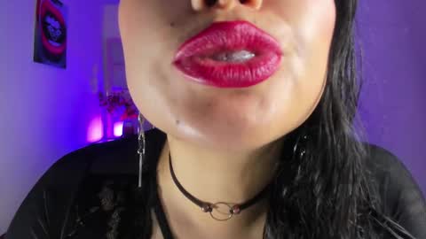 Snapshot of tamara_rouse1 chatting on 09-15-25, 01:11 tamara online show from 09-15-25, 01:11