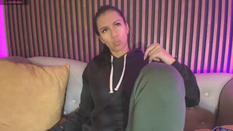 Tamy  online show from 11-30-25, 01:04