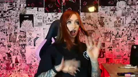 Snapshot of tamaracampell chatting on 10-18-25, 02:25 Cami 3 online show from 10-18-25, 02:25