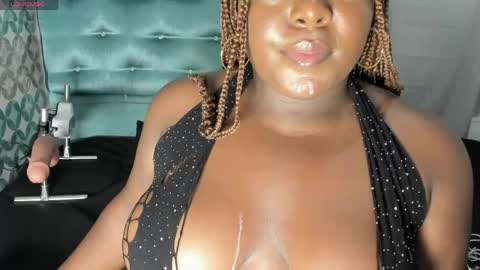 Snapshot of tamaramilleer chatting on 04-17-26, 06:05 tamaramilleer online show from 04-17-26, 06:05