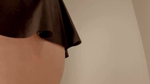 Snapshot of tamarathompsonn chatting on 12-05-25, 04:54 Tamara. online show from 12-05-25, 04:54