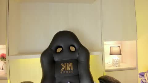 Tami online show from 12-17-25, 07:53