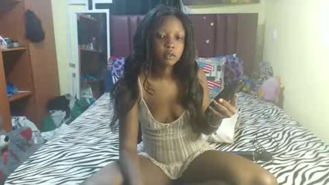 Snapshot of tamela_1 chatting on 05-25-26, 03:23 tamela online show from 05-25-26, 03:23