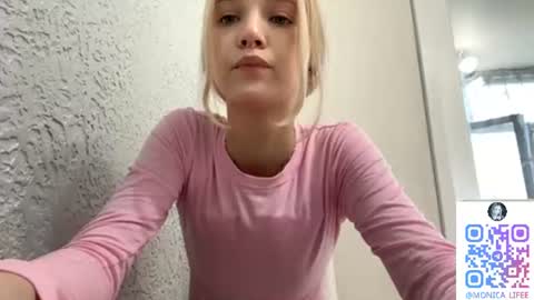 Snapshot of tamerabaus chatting on 07-09-26, 09:41 Monica online show from 07-09-26, 09:41