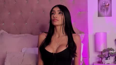 Snapshot of tami_04 chatting on 12-16-25, 11:21 Im Tami online show from 12-16-25, 11:21