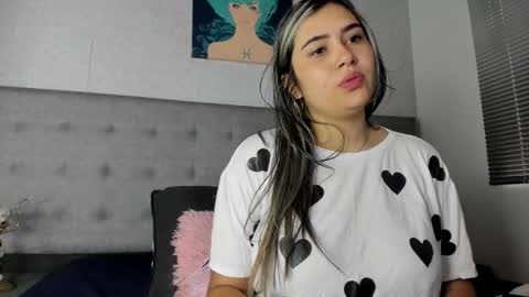 Snapshot of tami_vega chatting on 12-17-24, 11:28 Tamy Vega online show from 12-17-24, 11:28