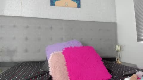 Snapshot of tami_vega chatting on 12-21-24, 02:15 Tamy Vega online show from 12-21-24, 02:15