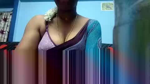Snapshot of tamilmadhi520 chatting on 09-17-25, 05:36 tamilmadhi520 online show from 09-17-25, 05:36