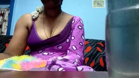 Snapshot of tamilmadhi520 chatting on 09-26-25, 05:17 tamilmadhi520 online show from 09-26-25, 05:17