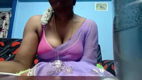Snapshot of tamilmadhi520 chatting on 09-28-25, 05:29 tamilmadhi520 online show from 09-28-25, 05:29