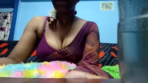 Snapshot of tamilmadhi520 chatting on 09-29-25, 05:51 tamilmadhi520 online show from 09-29-25, 05:51